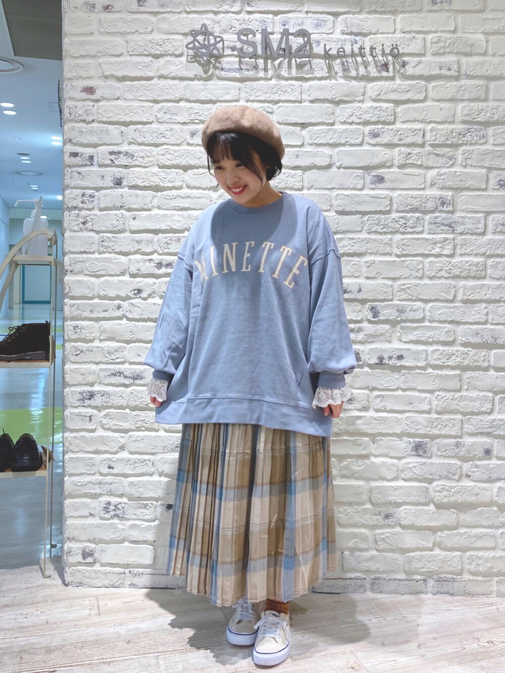 「ゆるコーデ、ガーリーコーデ、水色、Samansa Mos2、サマンサ モスモス(Samansa Mos2)、SM2」｜「Samansa Mos2のウールバスクベレー（ハンチング/ベレー帽、ベージュ系）」を使った、き む ら ゆ りさん（レディース・152cm）の秋コーディネートの1枚目の写真