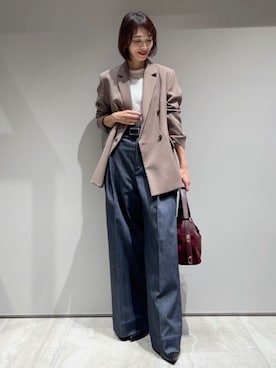 「qualite（カリテ）のテックデニムトラウザー / ワイドパンツ（デニムパンツ、ブルー系）」を使った、MACHIさん（レディース・167cm）の秋コーディネート