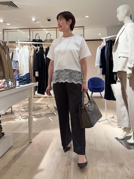 「NOLLEY’S（ノーリーズ）のHINERI ソフトレザーバッグM（トートバッグ、グレー系）」を使った、minaさん（レディース・157cm）の春コーディネート