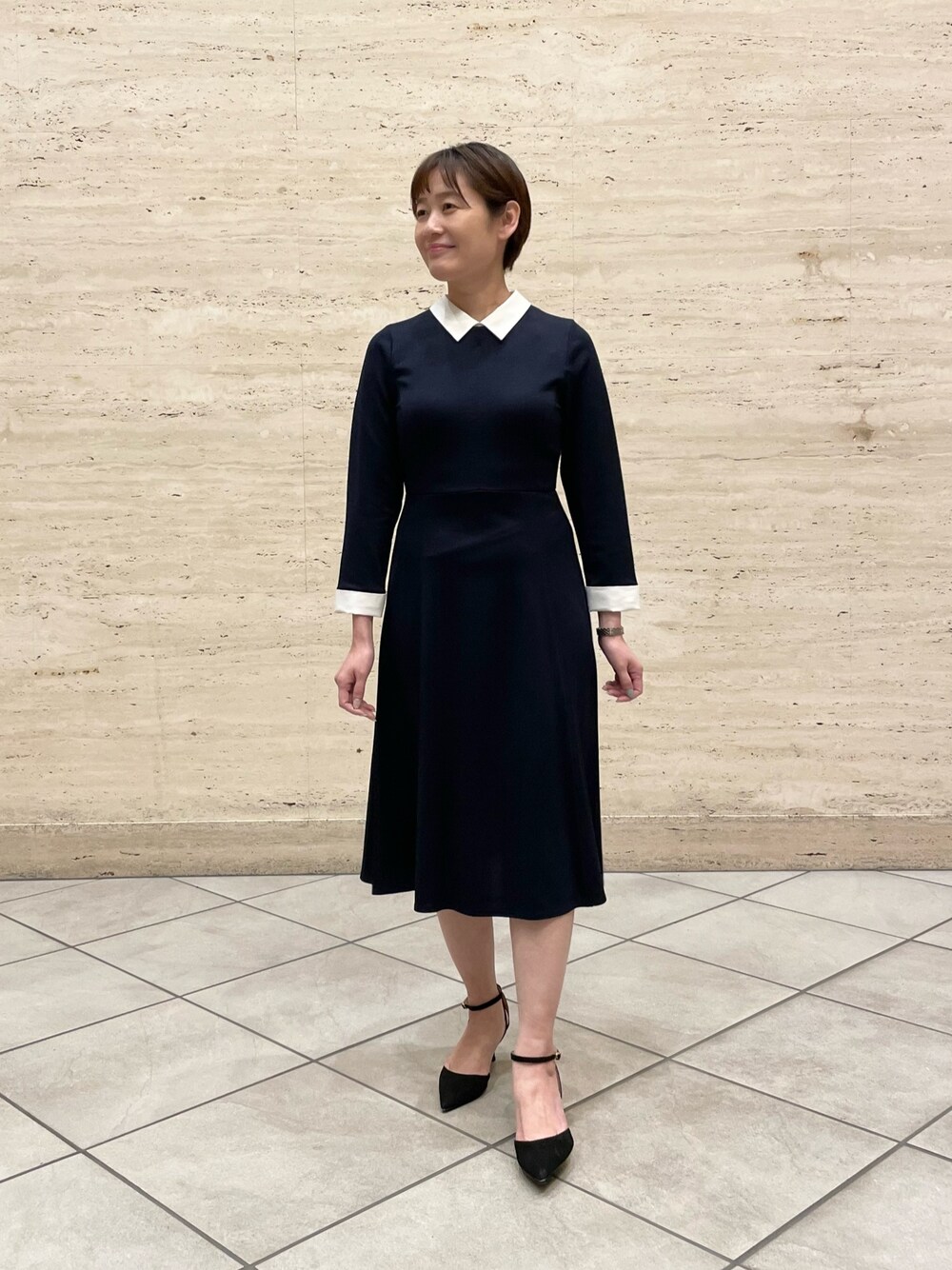 「ワンピース、ワンピーススタイル、春コーデ、大人女子、大人かわいい、ワンピースコーデ、通勤コーデ、お食事会、キレイめ、きちんとスタイル」｜「NOLLEY’Sの衿付きポンチワンピース（ワンピース、ブルー系）」を使った、minaさん（レディース・157cm）の春コーディネートの1枚目の写真