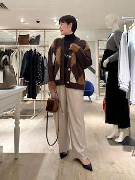 「アイテム（イヤリング）」を使った、minaさん（レディース・157cm）の秋コーディネート