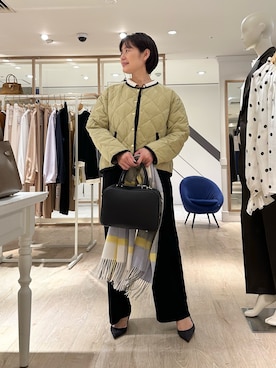 「アイテム（ボストンバッグ）」を使った、minaさん（レディース・157cm）の秋コーディネート