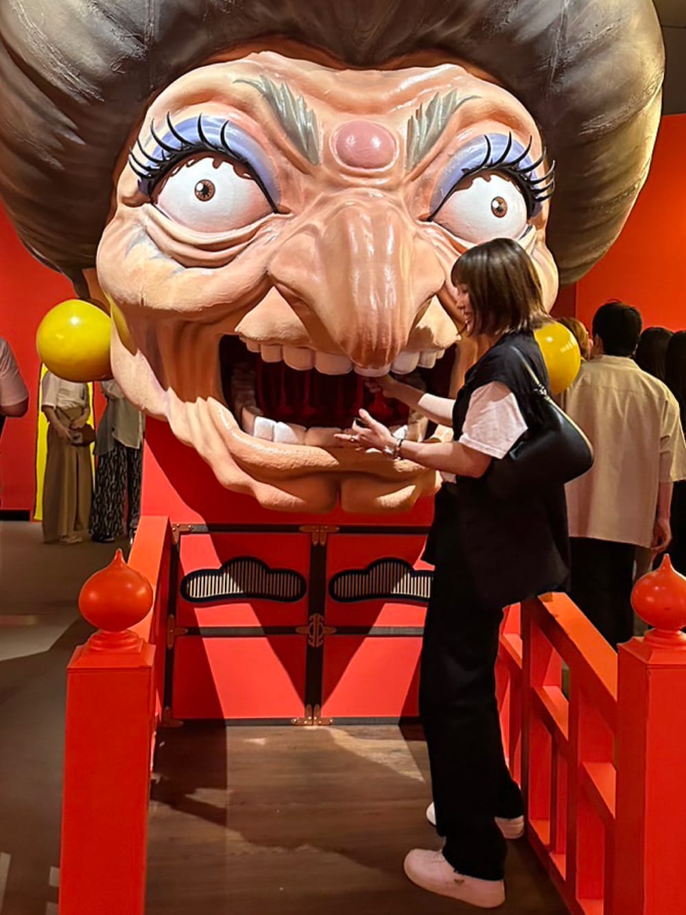 「夏コーデ、オトナカジュアル、ブラック、カジュアルコーデ、お洒落さんとつながりたい、パンツ、プチプラコーデ、デニムパンツ、夏トップス、Tシャツ×デニム」｜「NIKEのアイテム（スニーカー、ホワイト系）」を使った、てんさん（レディース・161cm）の夏コーディネートの1枚目の写真
