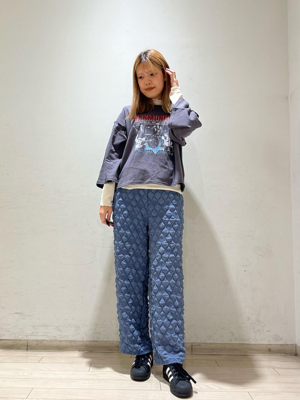 「Samansa Mos2 blueのフレア袖プルオーバー（Tシャツ/カットソー、グレー系）」を使った、shiori(◡̈)/さん（レディース・163cm）の秋コーディネートの1枚目の写真