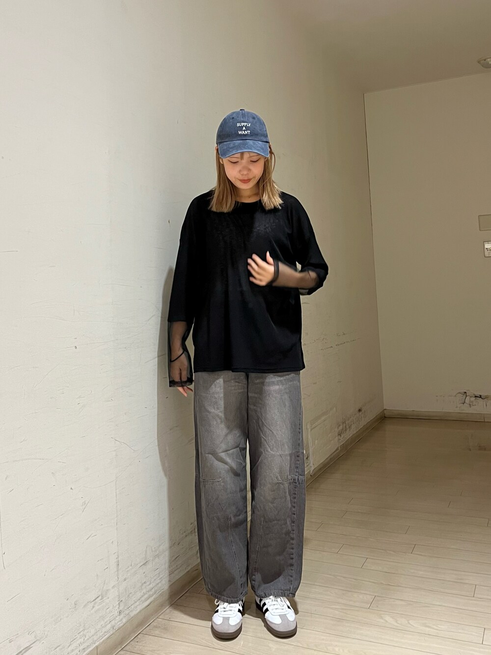 「Samansa Mos2 blueのチュール袖シアーロンT（Tシャツ/カットソー、ブラック系）」を使った、shiori(◡̈)/さん（レディース・163cm）の秋コーディネートの1枚目の写真