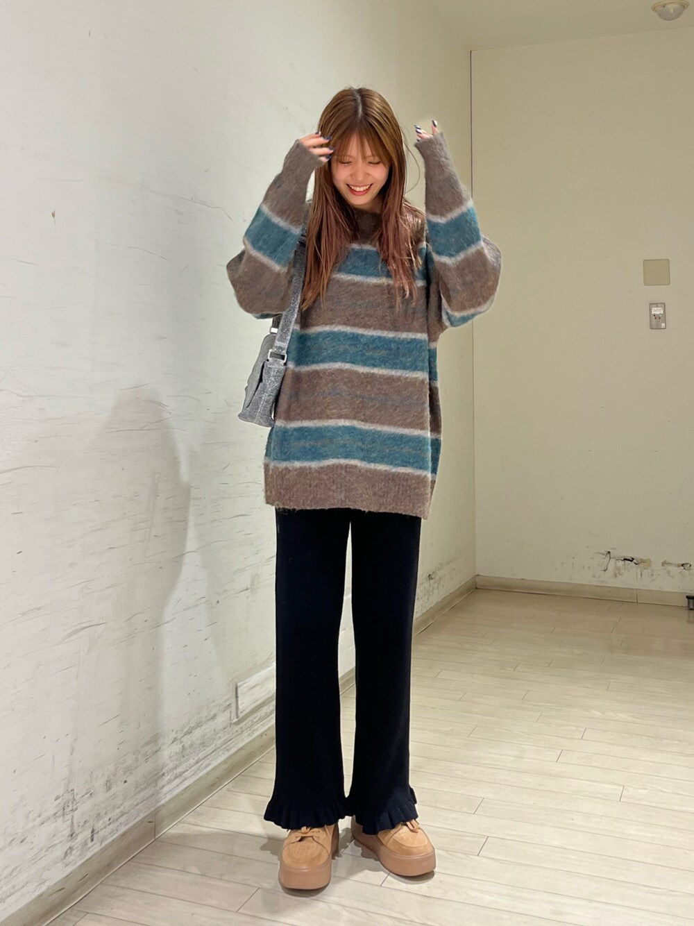 「ゆったりコーデ、お洒落さんとつながりたい、ehka sopo、ニットパンツ、セーター、お出かけコーデ」｜「ehka sopoの起毛ボーダープルオーバー（ニット/セーター、グリーン系）」を使った、shiori(◡̈)/さん（レディース・163cm）の秋コーディネートの1枚目の写真