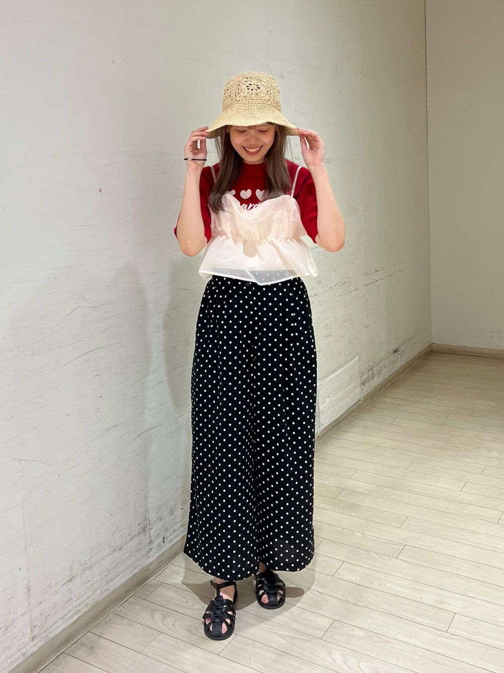 「ehka sopo」｜「ehka sopoの◎ハートプリントTシャツ（Tシャツ/カットソー、レッド系）」を使った、shiori(◡̈)/さん（レディース・163cm）の春コーディネートの1枚目の写真