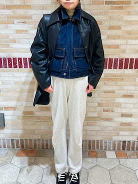 「アイテム（デニムジャケット）」を使った、TNKᡣ𐭩さん（レディース・167cm）の秋コーディネート