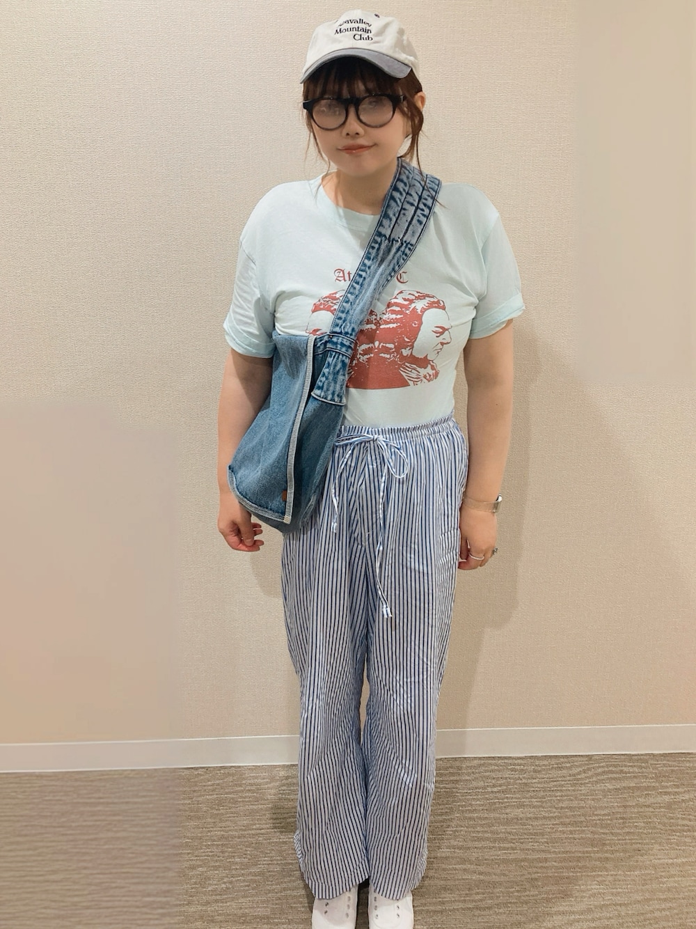 「SEAのSeavalley Mountain Club バイカラーベースボールキャップ（キャップ、ブラック系）」を使った、TNKᡣ𐭩さん（レディース・167cm）の夏コーディネートの1枚目の写真