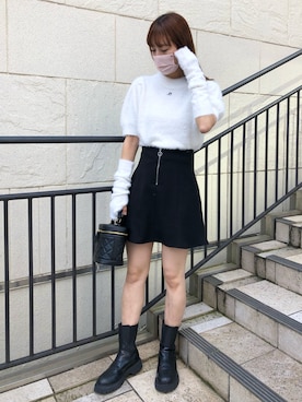 「白ニット」｜「アイテム（スカート、ブラック系）」を使った、yuumiさん（レディース・163cm）の秋コーディネート