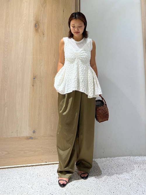 【カレンソロジー】新品タグ付き 25SS サテンドレープパンツ ベージュ カレンソロジー】新品タグ付き 25SS サテンドレープパンツ