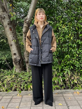 「アイテム（ダウンベスト）」を使った、MIYUさん（レディース・163cm）の秋コーディネート