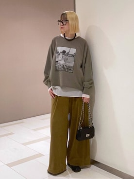 「アイテム（その他パンツ、イエロー系）」を使った、MIYUさん（レディース・163cm）の秋コーディネート