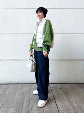 「アイテム（ダウンベスト）」を使った、有希さん（レディース・160cm）の冬コーディネート