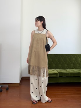 「KBF（ケイビーエフ）のピーチスキンフリンジキャミワンピース（ワンピース、ベージュ系）」を使った、こばさん（レディース・165cm）の夏コーディネート