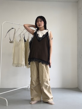 「KBF（ケイビーエフ）の『一部WEB限定カラー』ヴィンテージライクレースキャミソール（キャミソール、ブラウン系）」を使った、こばさん（レディース・165cm）の春コーディネート