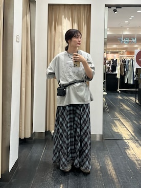 「KBF（ケイビーエフ）のオーバーサイズプリントTEE（Tシャツ/カットソー、グレー系）」を使った、こばさん（レディース・165cm）の夏コーディネート