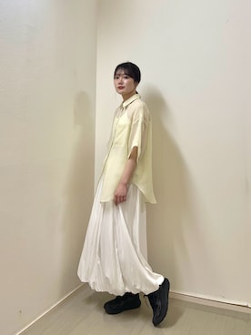 「KBF（ケイビーエフ）のシアーストライプBIGシャツ（シャツ/ブラウス、イエロー系）」を使った、こばさん（レディース・165cm）の春コーディネート
