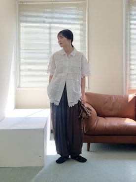 「KBF（ケイビーエフ）のアイレットエンブロイダリーシャツ（シャツ/ブラウス、ホワイト系）」を使った、こばさん（レディース・165cm）の夏コーディネート