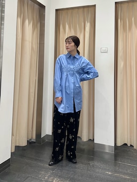 「KBF（ケイビーエフ）のフロントシャーリングシャツワンピース（ワンピース、ブルー系）」を使った、こばさん（レディース・165cm）の秋コーディネート