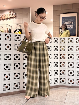 「FORK&SPOON(フォークアンドスプーン)のFORK&SPOON オンブレチェックパンツ(その他パンツ、グリーン系)」を使った、yokouchiさん(レディース・164cm)の夏コーディネート