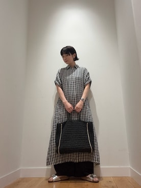 「URBAN RESEARCH DOORS（アーバンリサーチドアーズ）のペーパートートバッグ（トートバッグ、ブラック系）」を使った、abeさん（レディース・158cm）の夏コーディネート