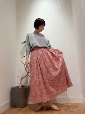 「かぐれ（カグレ）のリバティプリントスカート（スカート、レッド系）」を使った、abeさん（レディース・158cm）の春コーディネート