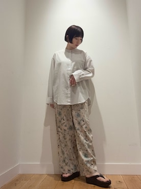 「URBAN RESEARCH DOORS（アーバンリサーチドアーズ）の『UR TECH』バンドカラーシャツ（シャツ/ブラウス、グレー系）」を使った、abeさん（レディース・158cm）の春コーディネート