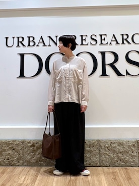 「URBAN RESEARCH DOORS（アーバンリサーチドアーズ）のダブルポケットニュアンスシャツ（シャツ/ブラウス、ベージュ系）」を使った、abeさん（レディース・158cm）の秋コーディネート
