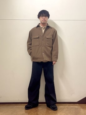「アイテム（シャツ/ブラウス、ベージュ系）」を使った、Shionさん（メンズ・171cm）の冬コーディネート