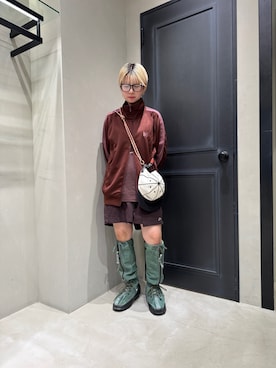「アイテム（スマホグッズ）」を使った、ユウチャンさん（レディース・162cm）の秋コーディネート