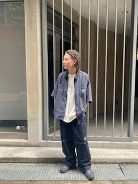 「刺繍」｜「アイテム（チノパンツ）」を使った、高尾尚樹さん（メンズ・165cm）の春コーディネート