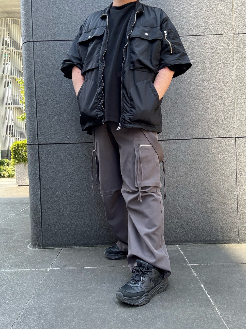 LILL（リル）の「ルーズシルエットハイウエストサスペンダーZIP