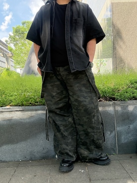 「Spielio（シュピーリオ）の【Spielio】Distressed suspender wide denim pants/ ヴィンテージライク サスペンダーワイドデニムパンツ（カーゴパンツ、グリーン系）」を使った、hiroさん（メンズ・175cm）の春コーディネート