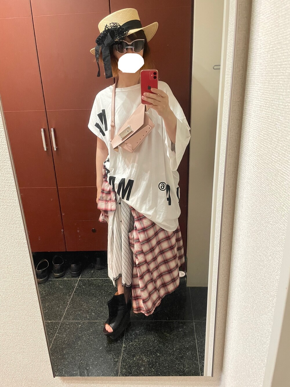「VINCAのアイテム（ハット、ベージュ系）」を使った、ゆきえさん（レディース・153cm）の夏コーディネートの1枚目の写真