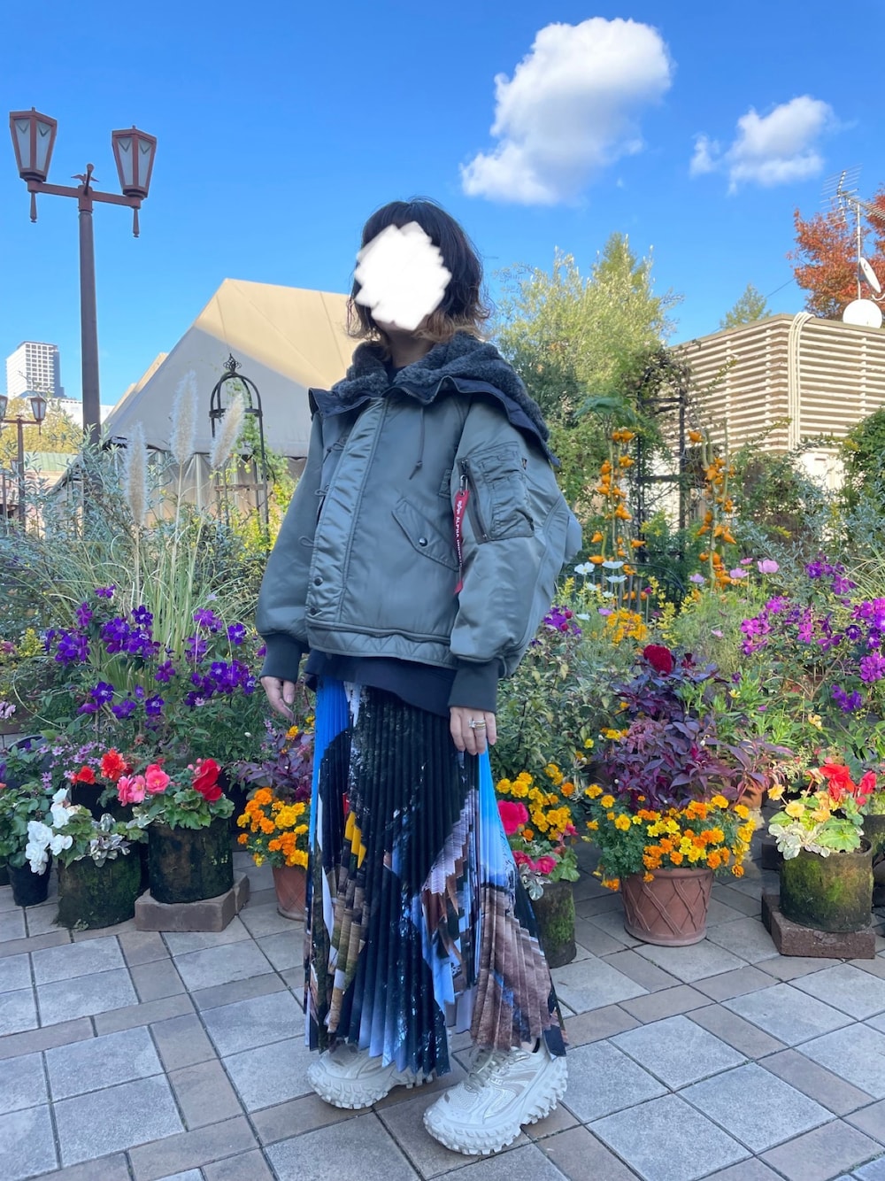 「beautiful peopleのアイテム（MA-1、グリーン系）」を使った、ゆきえさん（レディース・153cm）の秋コーディネートの1枚目の写真