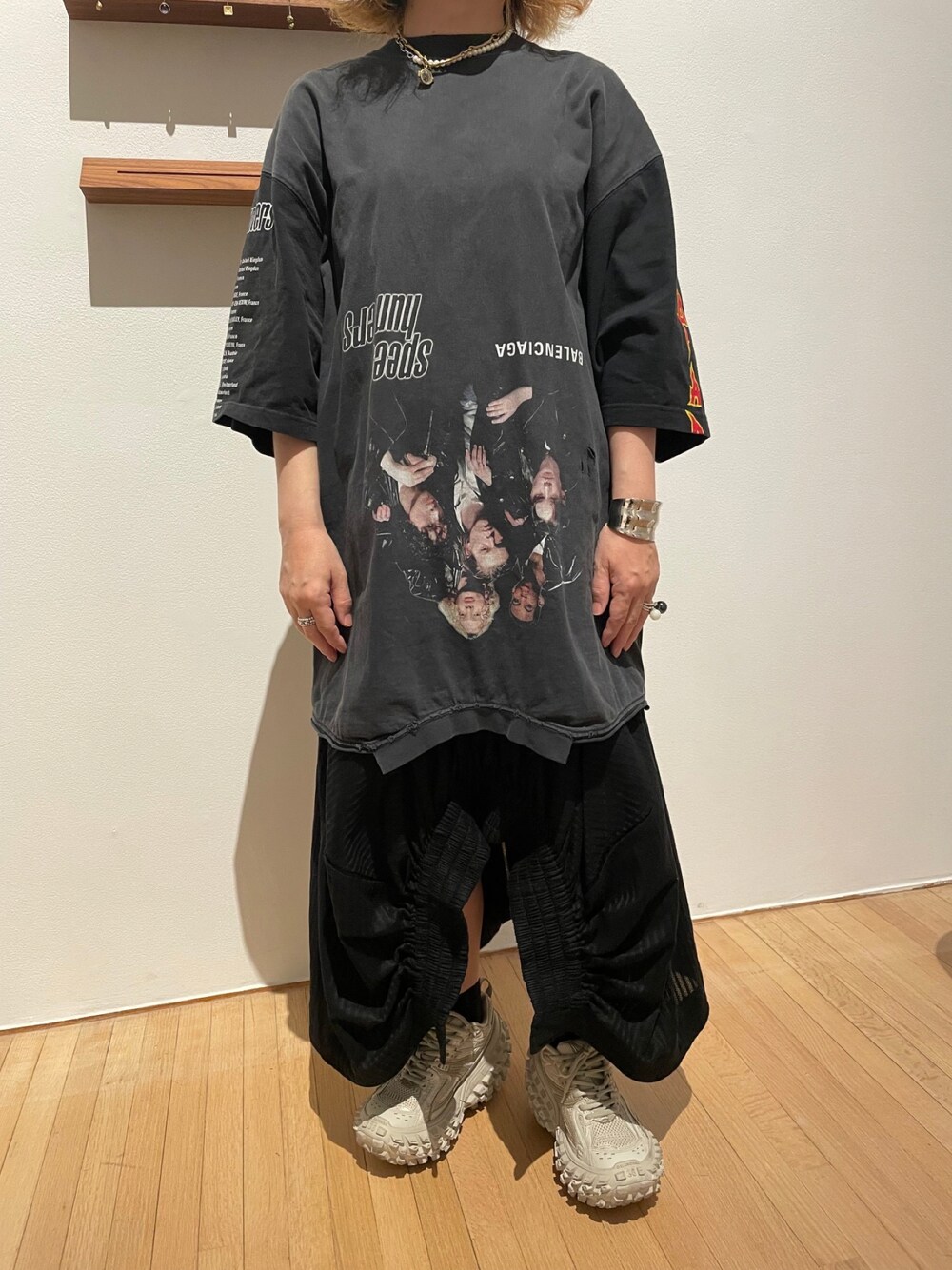 「beautiful peopleのDOUBLE END（スカート、ブラック系）」を使った、ゆきえさん（レディース・153cm）の春コーディネートの1枚目の写真