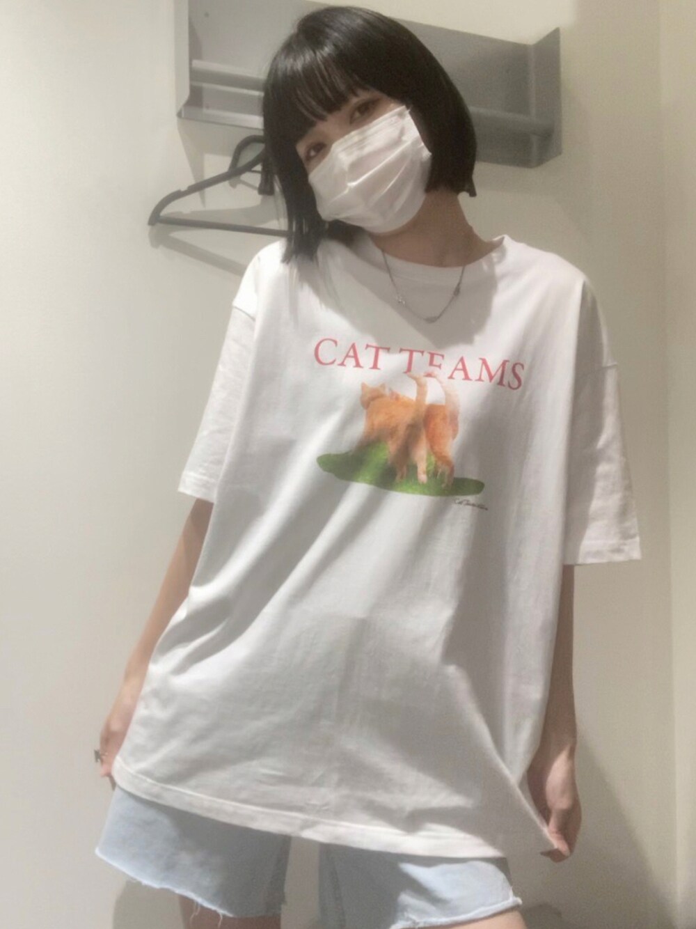 「猫、アニマルＴシャツ、VIVASTUDIO、ALAND、ALANDTOKYO」｜「VIVASTUDIOの【UNISEX】VIVA STUDIO／PARK CAT T　2956051（Tシャツ/カットソー、ホワイト系）」を使った、zrnnzrさん（レディース・172cm）の夏コーディネートの1枚目の写真