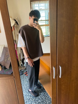 「GU（ジーユー）のドライワイドテーパードイージーアンクルパンツ（スラックス、ブラック系）」を使った、みずひとさん（メンズ・177cm）の夏コーディネート