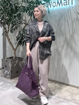 「SALON adam et rope'（サロン アダム エ ロペ）のエンブロイダリースウェットパンツ-CreamyCotton /クリーミーコットン-（その他パンツ）」を使った、Hiromさん（レディース・154cm）の秋コーディネート