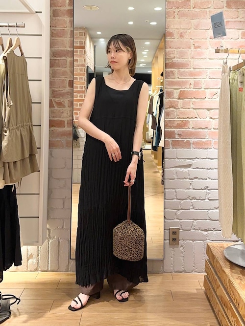 セール】クリンクルリボンワンピース 323532（ワンピース）｜LOWRYS