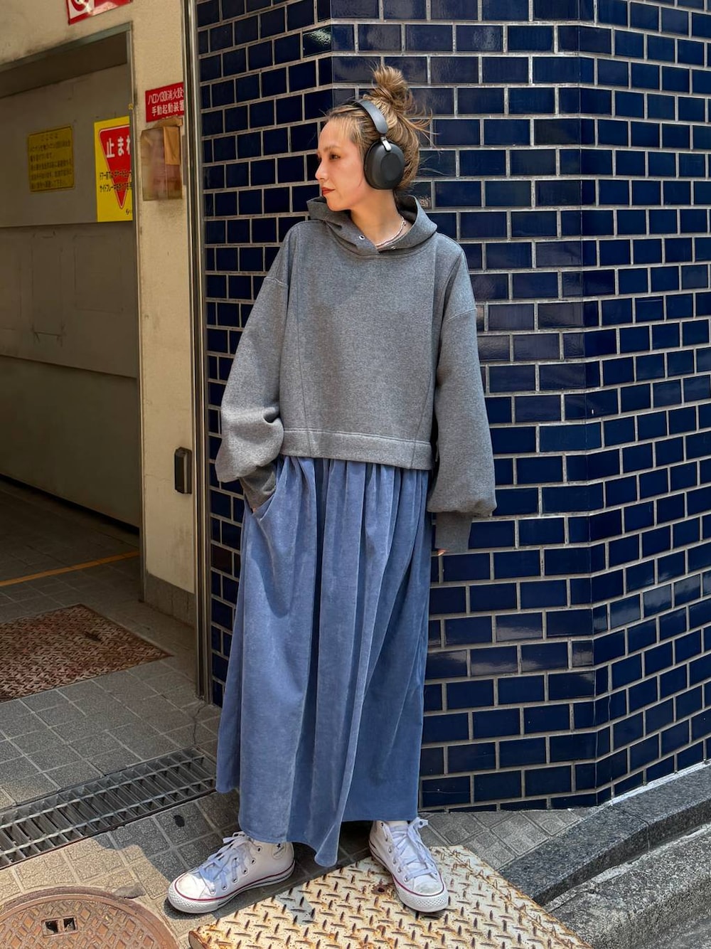 「カジュアル、ベーシック/シンプル、オーバーサイズ、ママコーデ、体型カバー、niko and ...」｜「niko and...の【MODE NORM CORE】フーディドッキングワンピース（ワンピース、グレー系）」を使った、tera38さん（レディース・155cm）の夏コーディネートの1枚目の写真