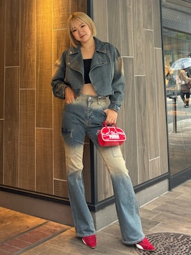 「EVRIS（エヴリス）のスウェードポインテッドスニーカーヒール（パンプス）」を使った、RENAさん（レディース・162cm）の秋コーディネート