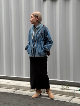 LOUNGEDRESSのデニムジャケットを使った人気ファッション