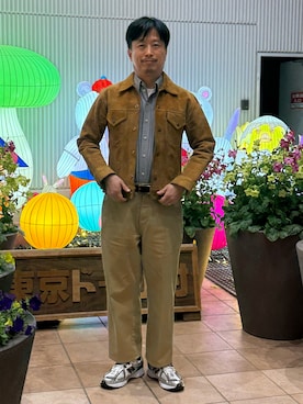 「Levi's（リーバイス）のアイテム（チノパンツ、ベージュ系）」を使った、susumubb1さん（メンズ・172cm）の春コーディネート