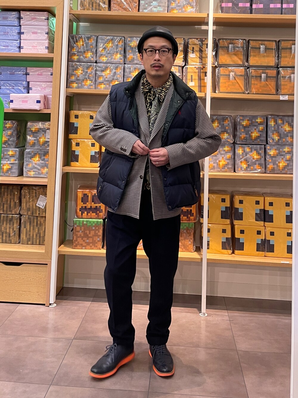 「おっさん、トラッドMIX」｜「NEATのアイテム（その他パンツ、ブラック系）」を使った、susumubb1さん（メンズ・172cm）の冬コーディネートの1枚目の写真