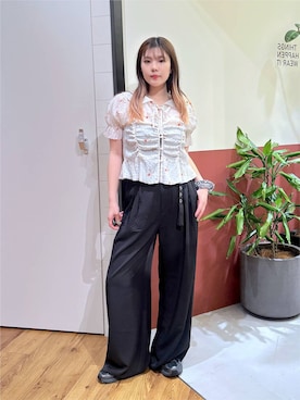 「RAGEBLUE（レイジブルー）の花柄シャーリングブラウス（シャツ/ブラウス、ホワイト系）」を使った、mayukaさん（レディース・162cm）の秋コーディネート
