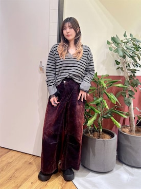 「アイテム（デニムパンツ、レッド系）」を使った、mayukaさん（レディース・162cm）の秋コーディネート