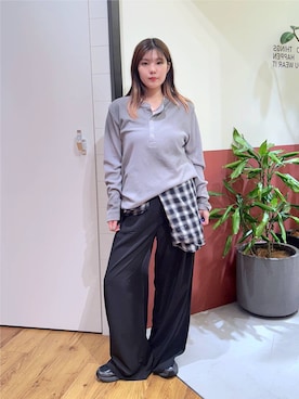 「RAGEBLUE（レイジブルー）の【LUXURY+EASY】＜イージーケア＞ CHARM DETAIL PLEATED WIDE SLACKS/ラグイージーチャーム付きタックワイドスラックス【セットアップ対応】（スラックス、ブラック系）」を使った、mayukaさん（レディース・162cm）の秋コーディネート