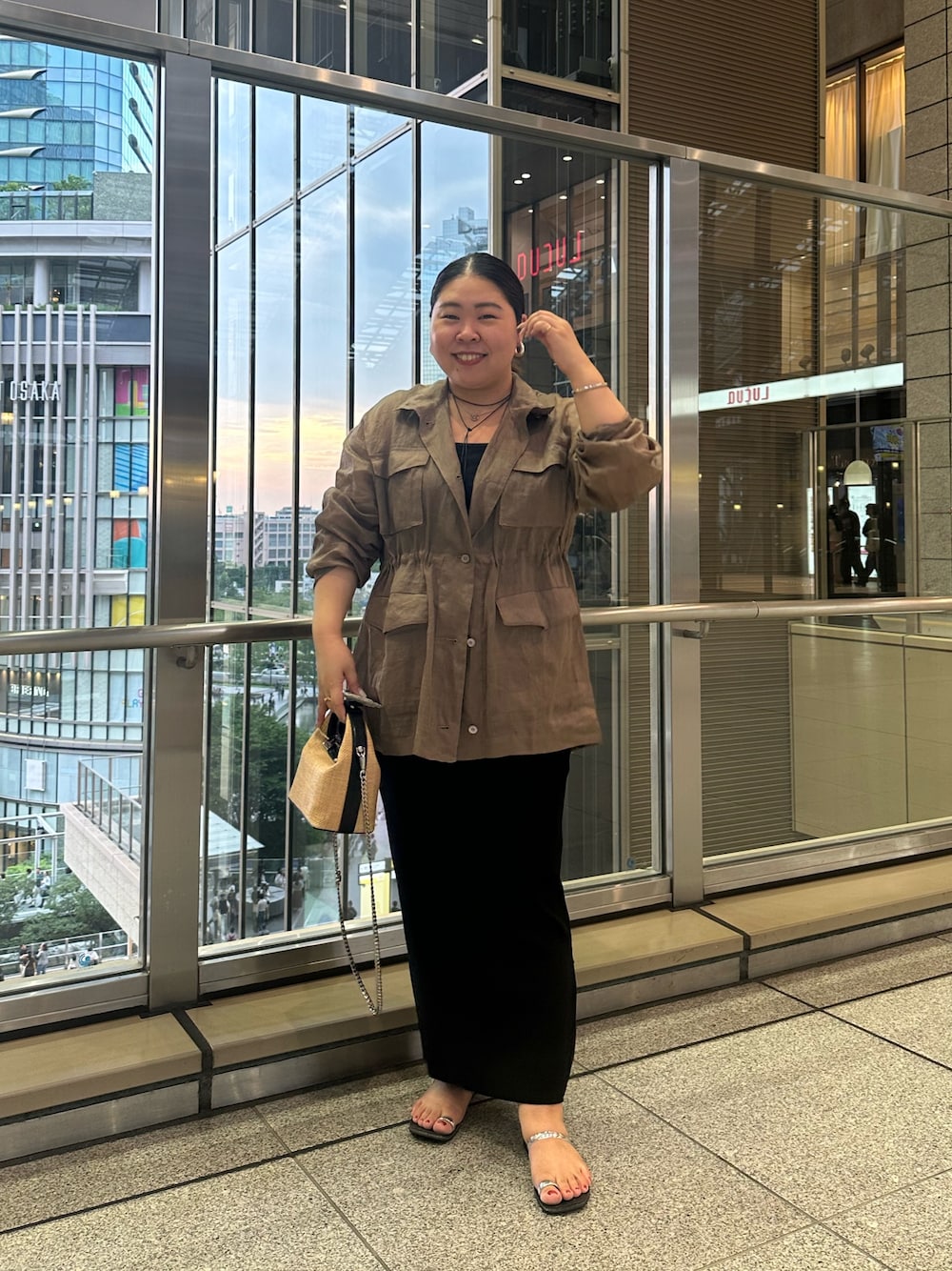 「サンダル、大人ファッション、おでかけコーデ、低身長女子、夏ファッション」｜「LOUNGEDRESSのミリタリーブルゾン（ベスト、グリーン系）」を使った、Loungedress_Shirabeさん（骨格ストレート・レディース・155cm）の夏コーディネートの1枚目の写真